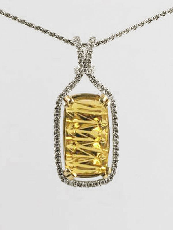 Golden Beryl and White Gold Pendant with Diamonds