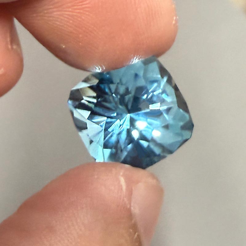 Fine Color Aquamarine view 3