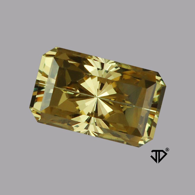 Chrysoberyl view 3