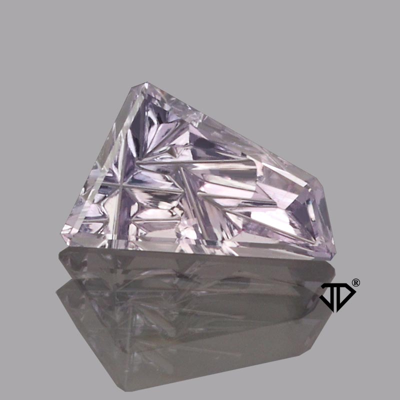 Gray/Blue Sapphire gemstone