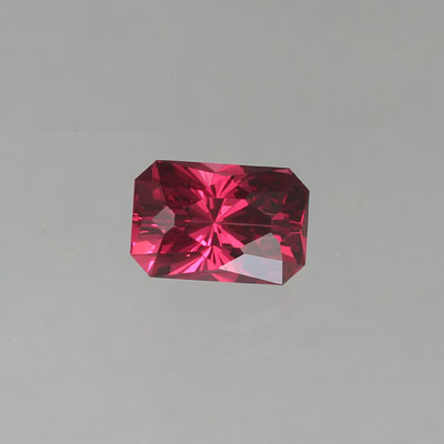  Rhodolite Garnet gemstone