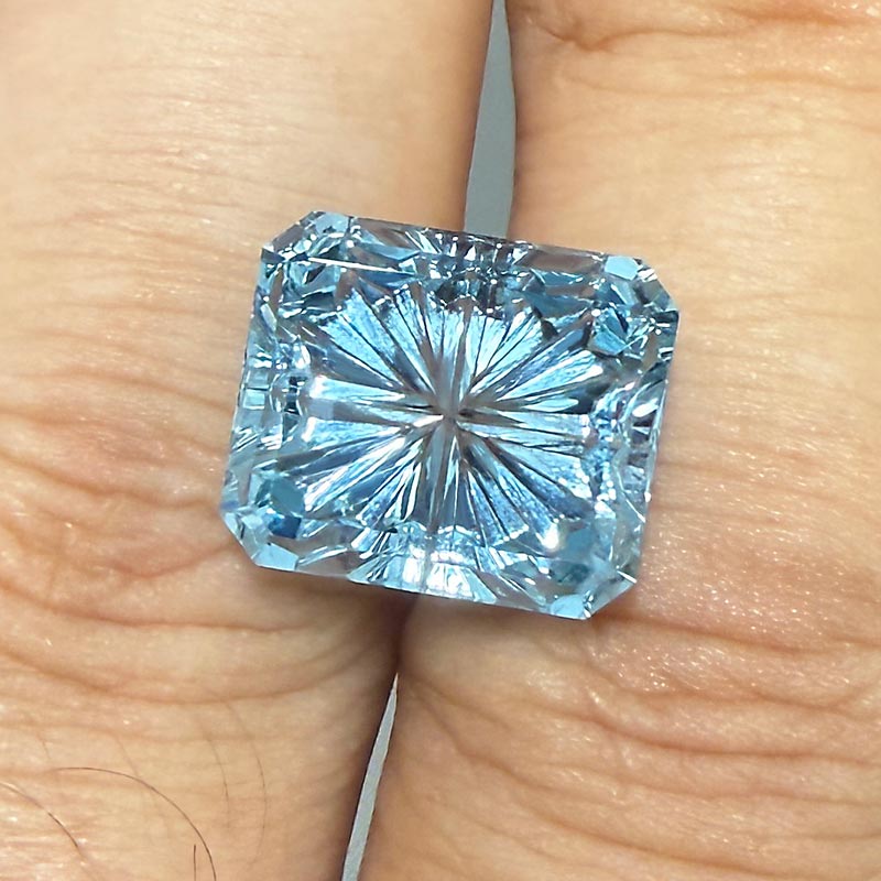 Fine Color Aquamarine view 2