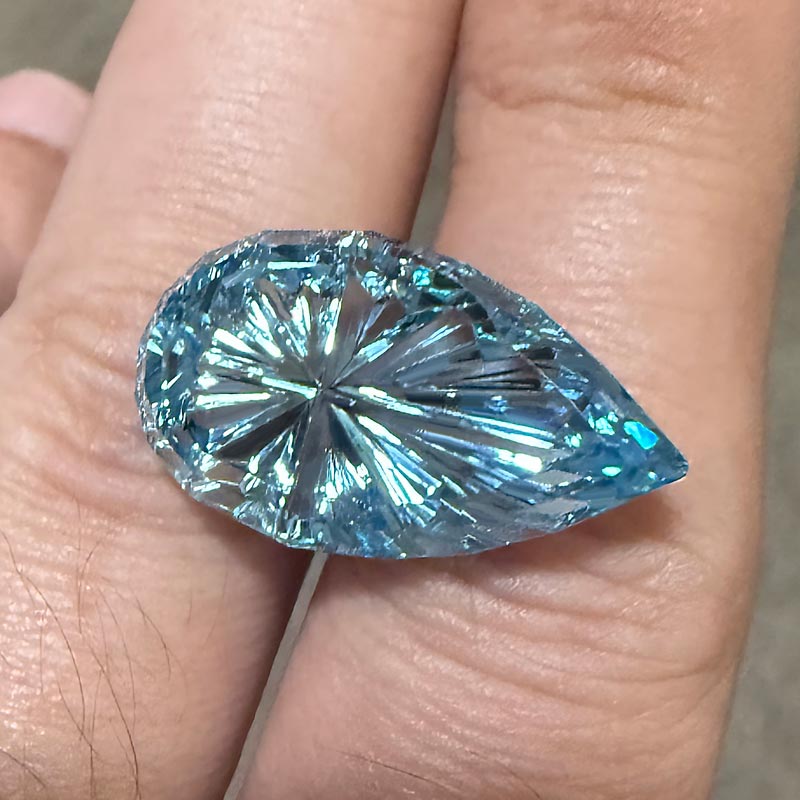 Strong Color Aquamarine view 2