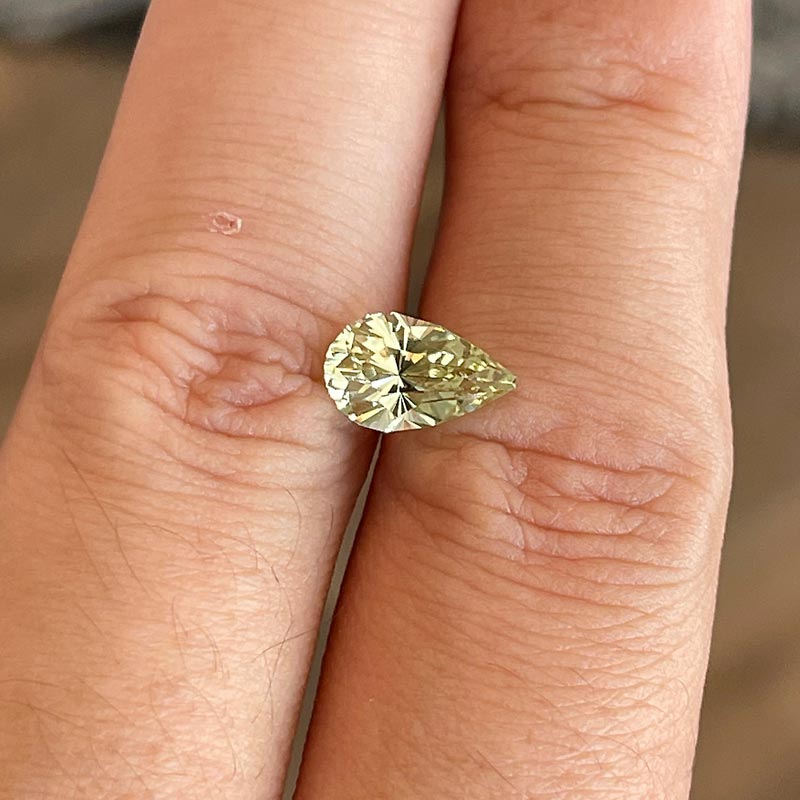 Chrysoberyl view 2