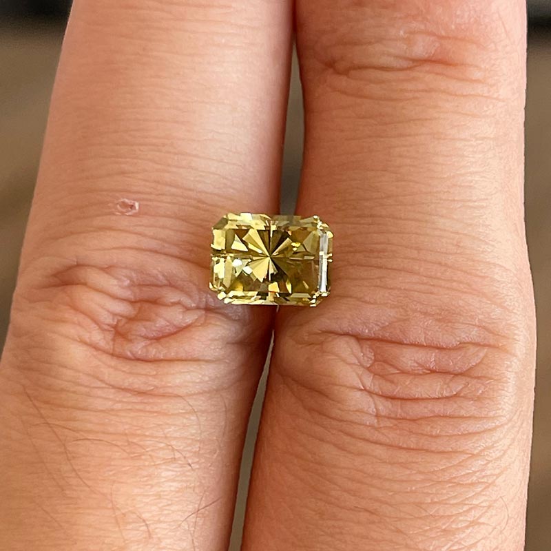 Chrysoberyl view 2