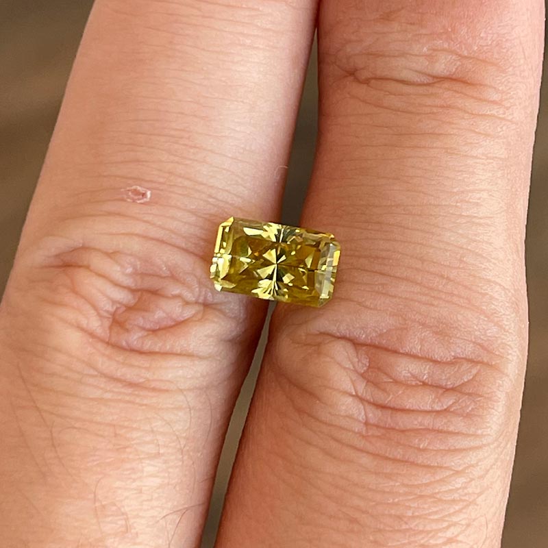 Chrysoberyl view 2