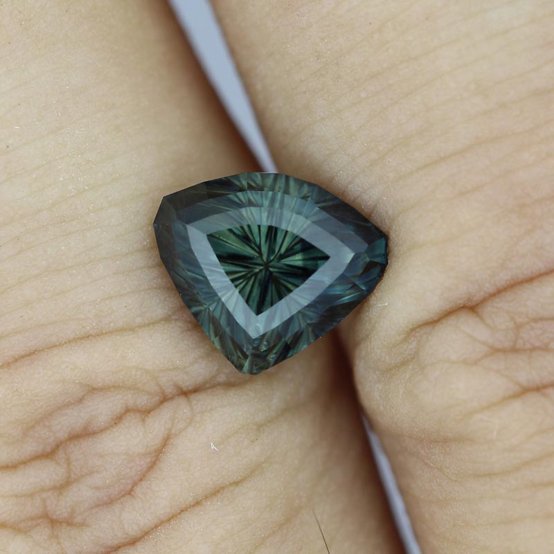 Green Australian Sapphire view 2