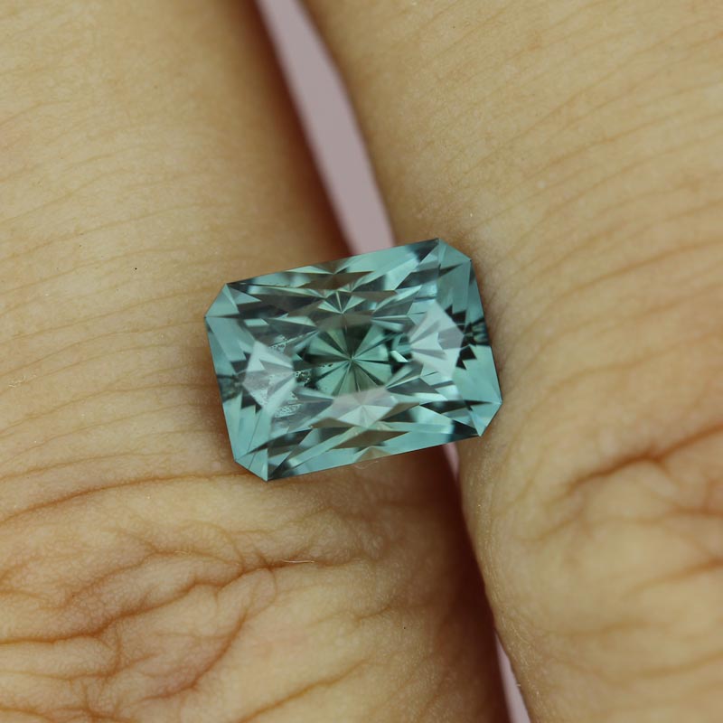 Green Montana Sapphire view 2
