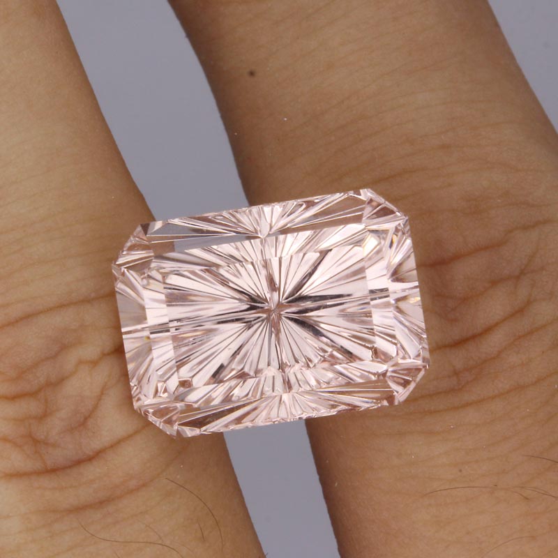  Morganite view 2