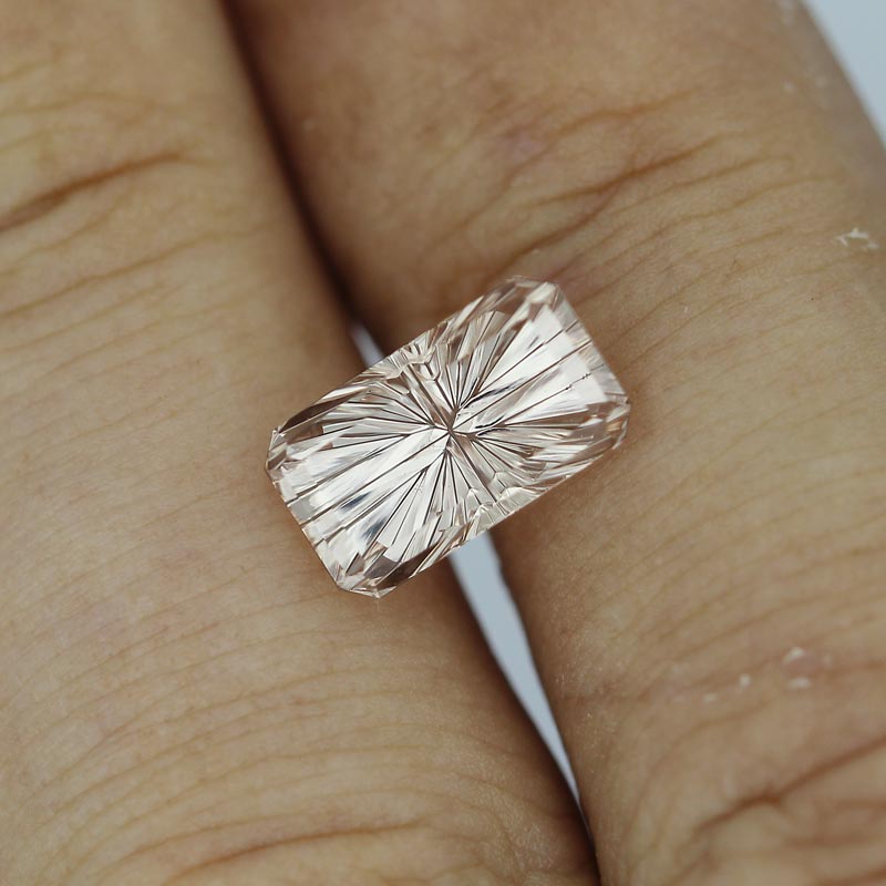  Morganite view 2