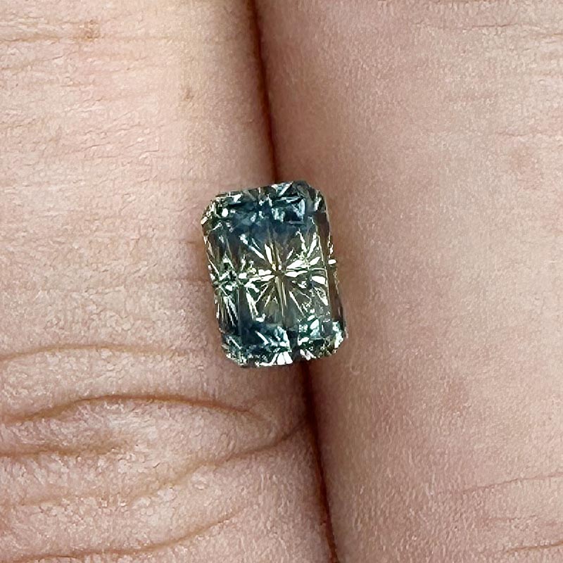 Parti Color Sapphire view 2