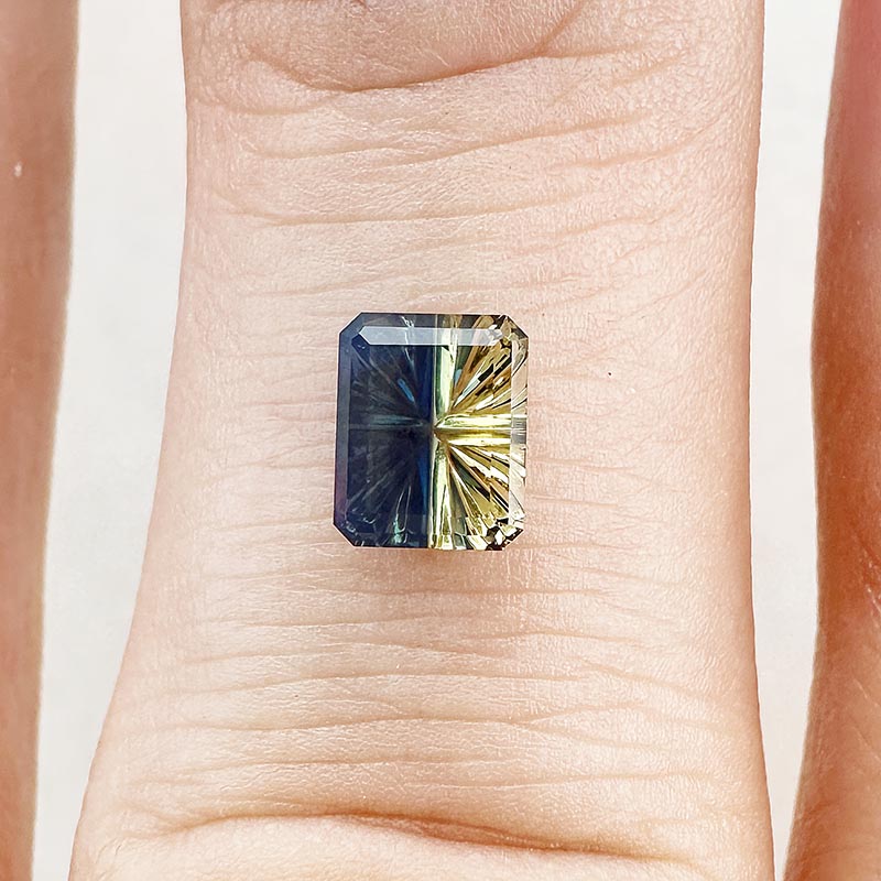 Parti Color Australian Sapphire view 2