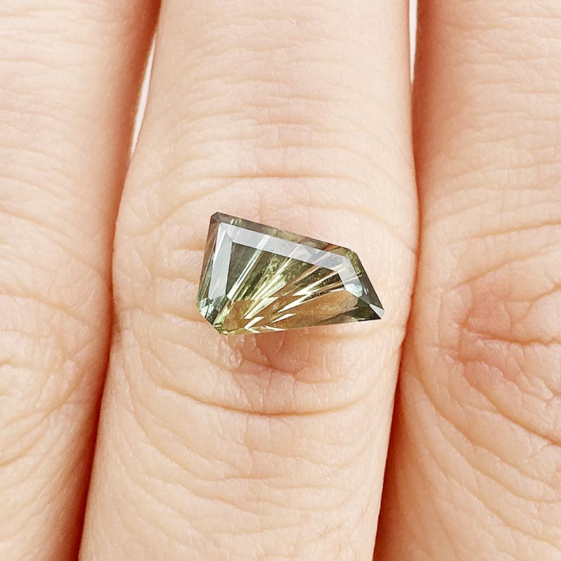 Parti Color Sapphire view 2