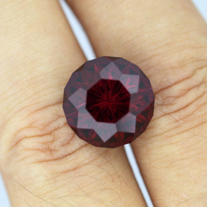 Rhodolite Garnet view 2