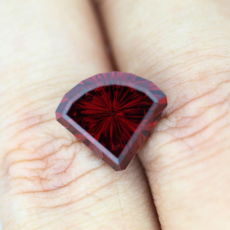 Rose Malaya Garnet view 2