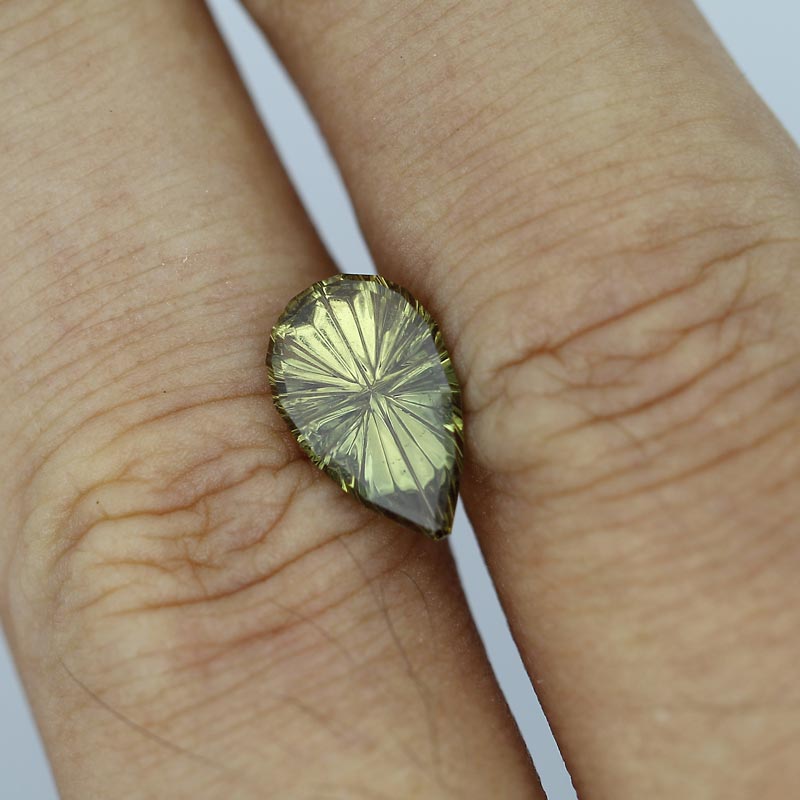 Yellow/Green Sapphire view 2