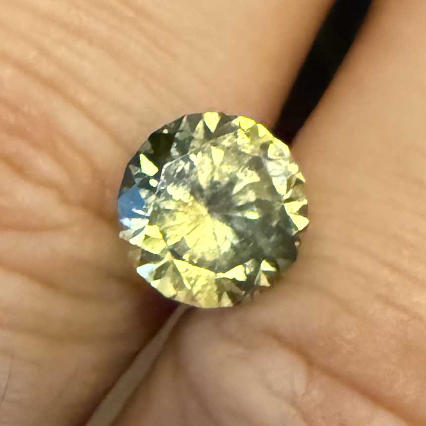 Parti Color Australian Sapphire gemstone